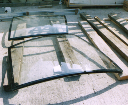 Curved glazing © RFR Lens-shaped glass roof over Saint Lazare metro station, glazing